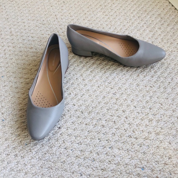 Easy Sprit Caldise Low Heel Dress Shoes - Picture 2 of 4